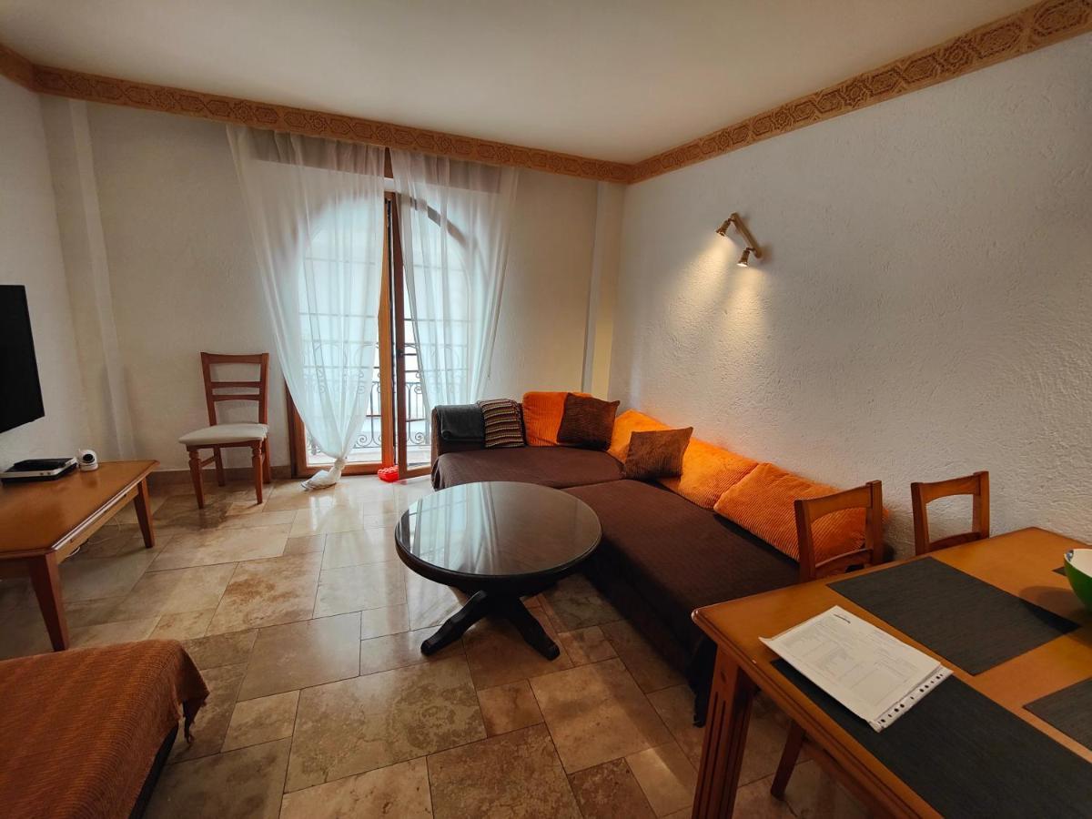 דירות פואנגירולה Apartamento En El Centro A Dos Minutos De La Playa מראה חיצוני תמונה