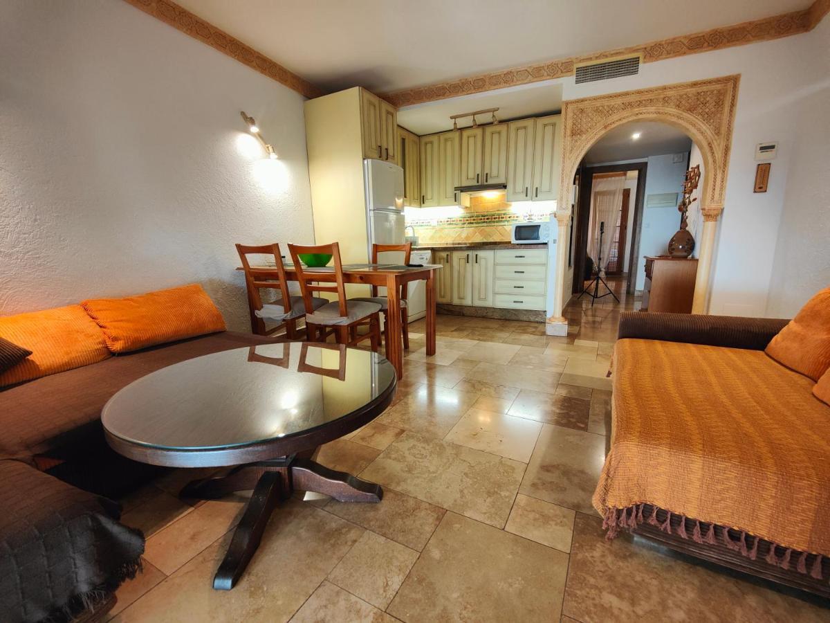 דירות פואנגירולה Apartamento En El Centro A Dos Minutos De La Playa מראה חיצוני תמונה