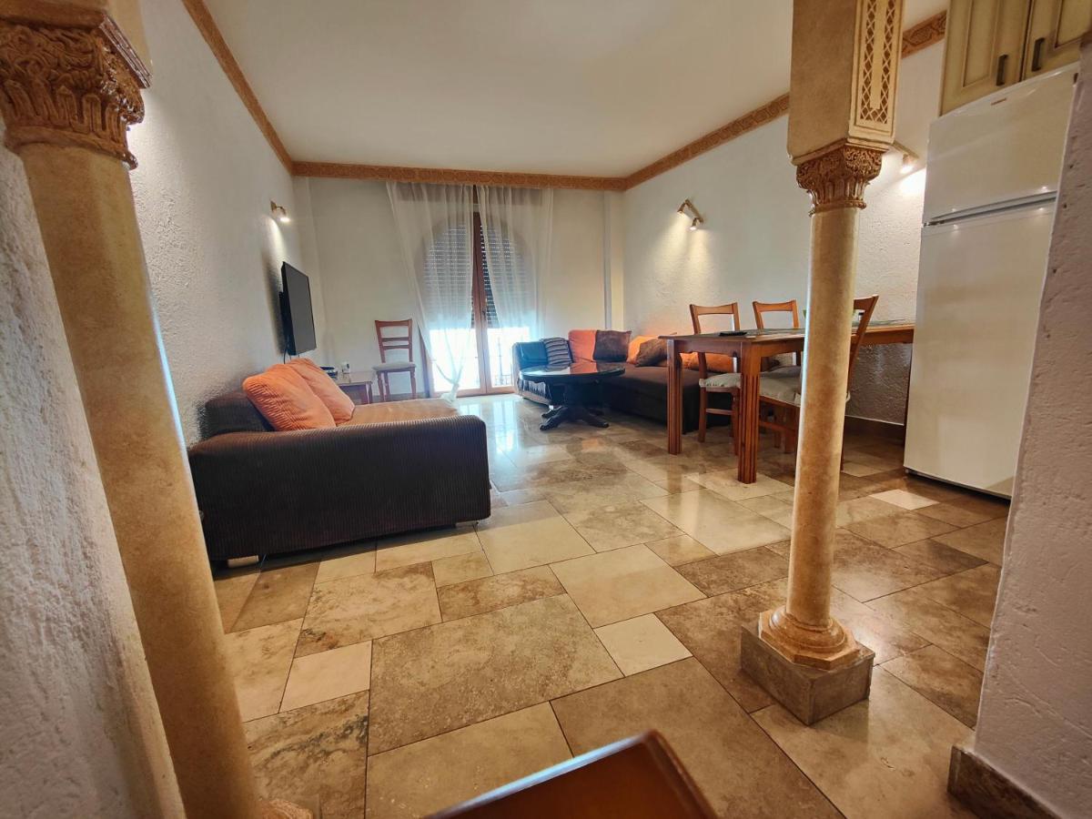 דירות פואנגירולה Apartamento En El Centro A Dos Minutos De La Playa מראה חיצוני תמונה